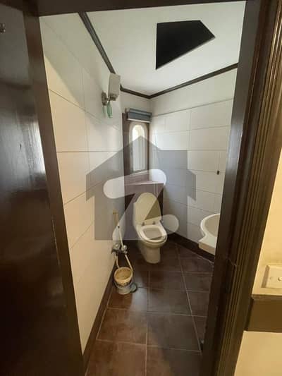 Looking For A Prime Location Flat In Bahadurabad Looking For A Prime Location Flat In Bahadurabad