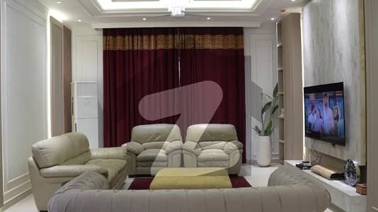 ڈی ایچ اے فیز 8 سابقہ ایئر ایوینیو ڈی ایچ اے فیز 8,ڈی ایچ اے ڈیفینس,لاہور میں 5 کمروں کا 1 کنال مکان 10.5 کروڑ میں برائے فروخت۔