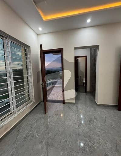 بحریہ انکلیو بحریہ ٹاؤن,اسلام آباد میں 5 کمروں کا 10 مرلہ مکان 3.95 کروڑ میں برائے فروخت۔ بحریہ انکلیو بحریہ ٹاؤن,اسلام آباد میں 5 کمروں کا 10 مرلہ مکان 3.95 کروڑ میں برائے فروخت۔