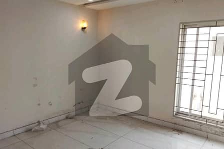 واپڈا ٹاؤن گوجرانوالہ میں 3 کمروں کا 10 مرلہ زیریں پورشن 45.0 ہزار میں کرایہ پر دستیاب ہے۔