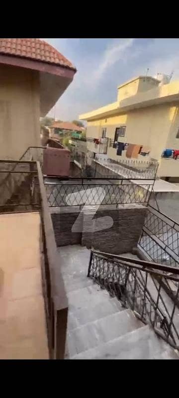 F-10/3 Islamabad 350 Sq Yards Spacious 5-Bedroom House for Rent