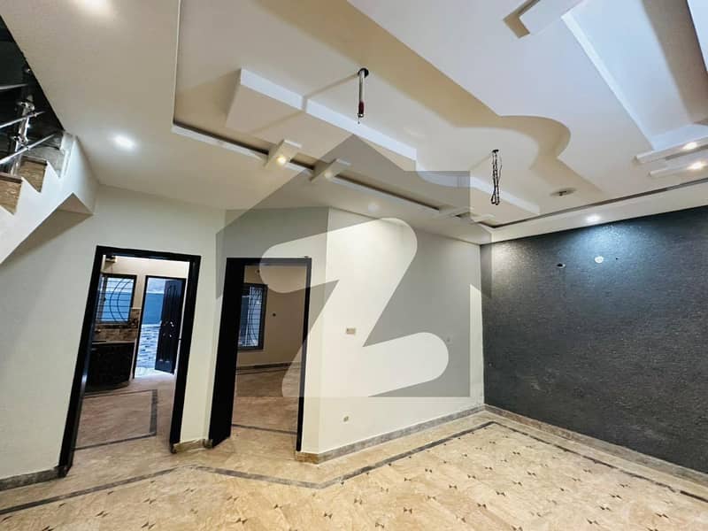 5 Marla slightly used House sale Paragon City