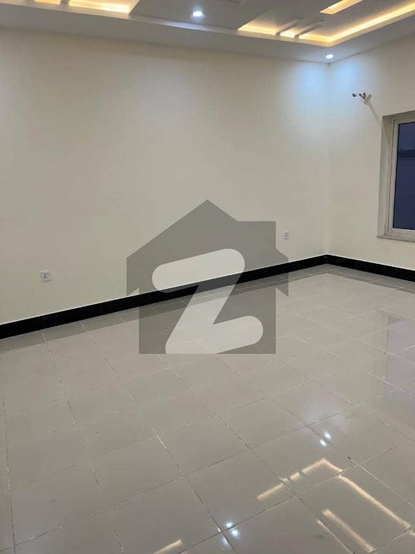 10 Marla Brand New House For Sale