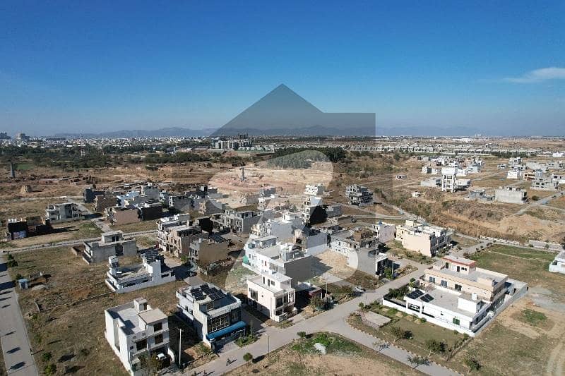 corner plot 3 Marla University Town Islamabad