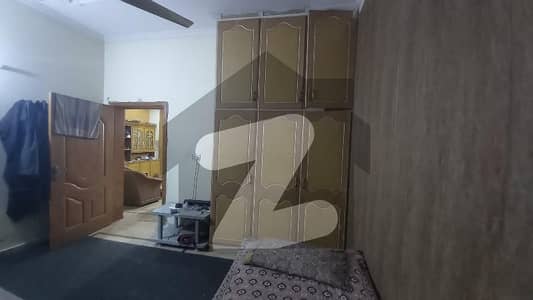 جوہر ٹاؤن لاہور میں 2 کمروں کا 4 مرلہ فلیٹ 40.0 ہزار میں کرایہ پر دستیاب ہے۔