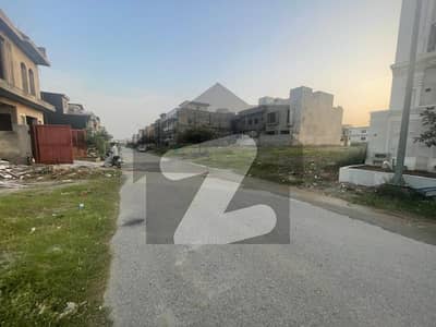 ایم پی سی ایچ ایس ۔ ملٹی گارڈنز بی ۔ 17,اسلام آباد میں 5 مرلہ رہائشی پلاٹ 45.0 لاکھ میں برائے فروخت۔ ایم پی سی ایچ ایس ۔ ملٹی گارڈنز بی ۔ 17,اسلام آباد میں 5 مرلہ رہائشی پلاٹ 45.0 لاکھ میں برائے فروخت۔