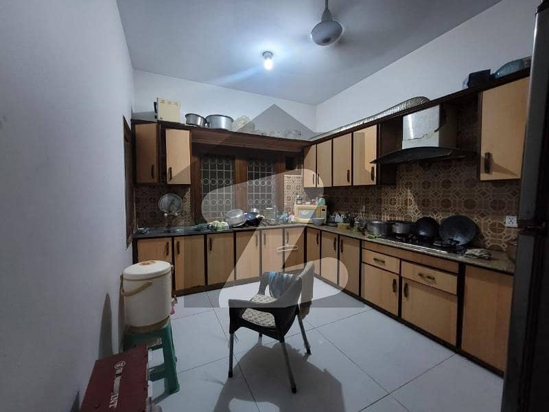 ڈی ایچ اے فیز 7 ڈی ایچ اے ڈیفینس,کراچی میں 4 کمروں کا 1 کنال مکان 10.5 کروڑ میں برائے فروخت۔