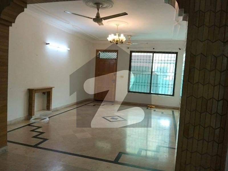 G11/2 Full House 5Bed 2kitchen