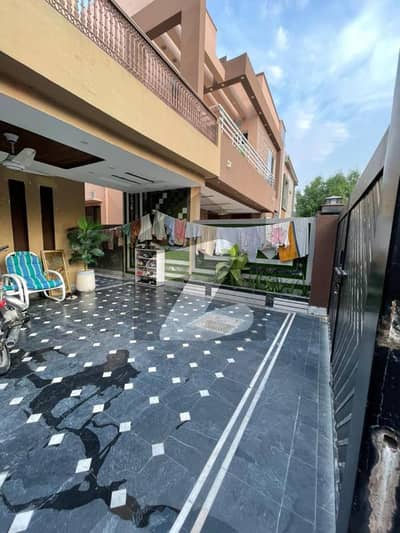 بحریہ ٹاؤن سیکٹر ای بحریہ ٹاؤن,لاہور میں 5 کمروں کا 10 مرلہ مکان 3.5 کروڑ میں برائے فروخت۔ بحریہ ٹاؤن سیکٹر ای بحریہ ٹاؤن,لاہور میں 5 کمروں کا 10 مرلہ مکان 3.5 کروڑ میں برائے فروخت۔