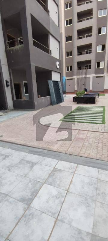 Luxury 2 bed drawing lounge apartment available for sale on prime location of university road