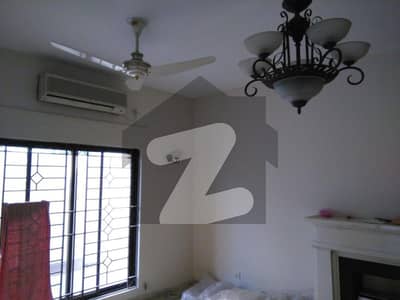 HOUSE FOR RENT IN F-8