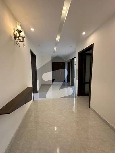 One Kanal First Floor Available For Rent On Main Tipu Boulevard