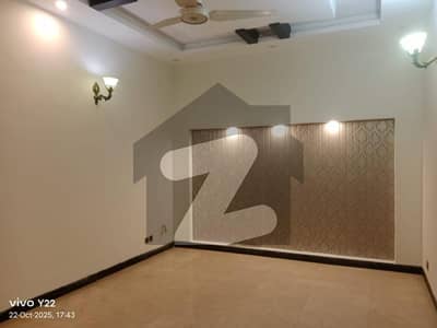 ڈی ایچ اے فیز 5 - بلاک ایل فیز 5,ڈیفنس (ڈی ایچ اے),لاہور میں 5 کمروں کا 10 مرلہ مکان 2.3 لاکھ میں کرایہ پر دستیاب ہے۔ ڈی ایچ اے فیز 5 - بلاک ایل فیز 5,ڈیفنس (ڈی ایچ اے),لاہور میں 5 کمروں کا 10 مرلہ مکان 2.3 لاکھ میں کرایہ پر دستیاب ہے۔