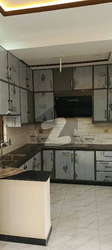 نشیمنِ اقبال فیز 2 نشیمنِ اقبال,لاہور میں 4 کمروں کا 5 مرلہ مکان 1.95 کروڑ میں برائے فروخت۔