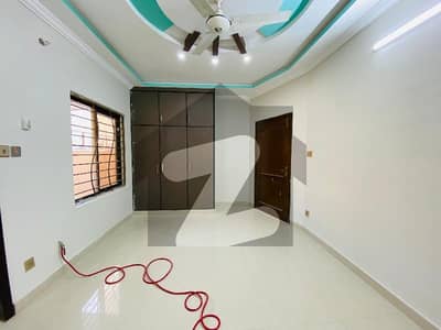 بحریہ ٹاؤن فیز 8 بحریہ ٹاؤن راولپنڈی,راولپنڈی میں 5 کمروں کا 7 مرلہ مکان 2.4 کروڑ میں برائے فروخت۔ بحریہ ٹاؤن فیز 8 بحریہ ٹاؤن راولپنڈی,راولپنڈی میں 5 کمروں کا 7 مرلہ مکان 2.4 کروڑ میں برائے فروخت۔