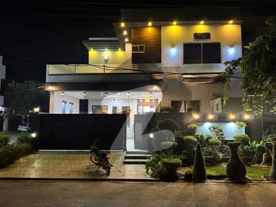 واپڈا ٹاؤن فیز 1 واپڈا ٹاؤن,ملتان میں 4 کمروں کا 7 مرلہ مکان 2.95 کروڑ میں برائے فروخت۔