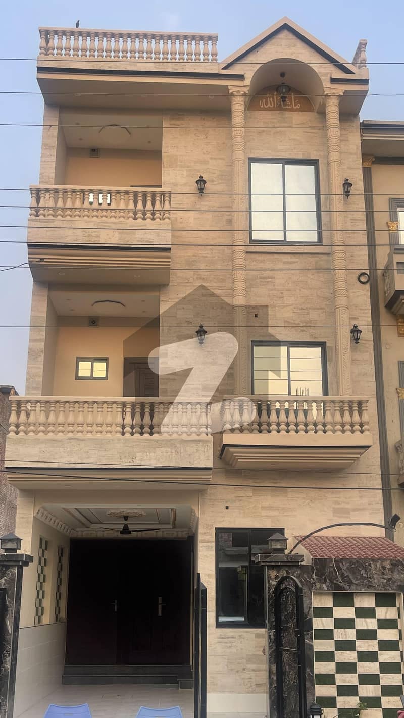 پاک عرب ہاؤسنگ سوسائٹی لاہور میں 4 کمروں کا 5 مرلہ مکان 2.45 کروڑ میں برائے فروخت۔