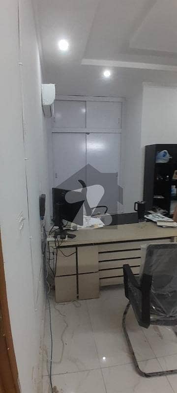 این ایف سی 1 - بلاک ڈی (ایس ای) این ایف سی 1,لاہور میں 4 کمروں کا 1 کنال بالائی پورشن 1.0 لاکھ میں کرایہ پر دستیاب ہے۔ این ایف سی 1 - بلاک ڈی (ایس ای) این ایف سی 1,لاہور میں 4 کمروں کا 1 کنال بالائی پورشن 1.0 لاکھ میں کرایہ پر دستیاب ہے۔