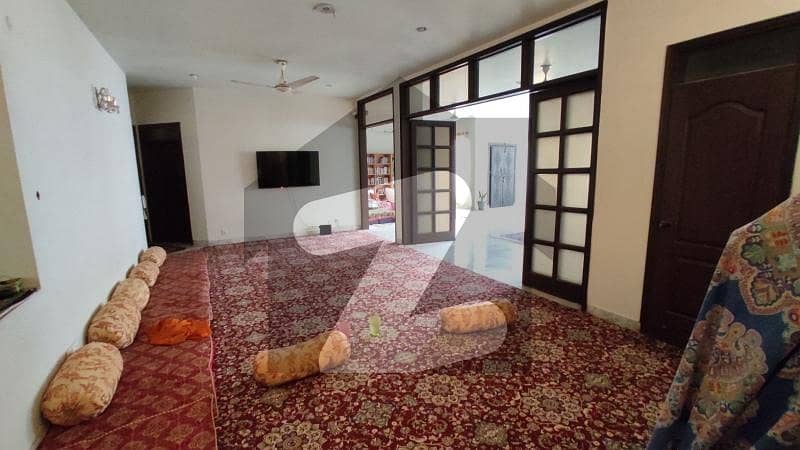 ڈی ایچ اے فیز 8 ڈی ایچ اے ڈیفینس,کراچی میں 7 کمروں کا 1 کنال مکان 5.0 لاکھ میں کرایہ پر دستیاب ہے۔