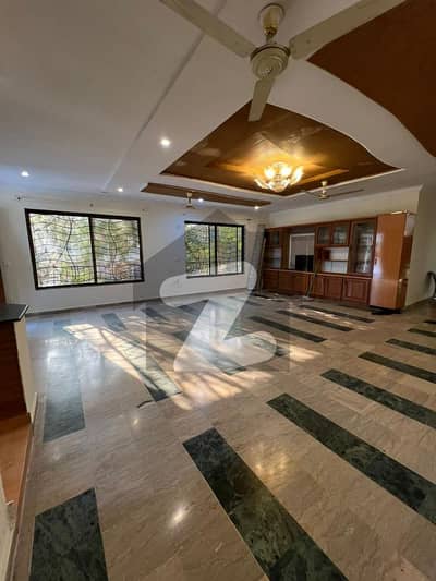 1 Kanal Separate Gate Beautiful Portion Available For Rent In E11