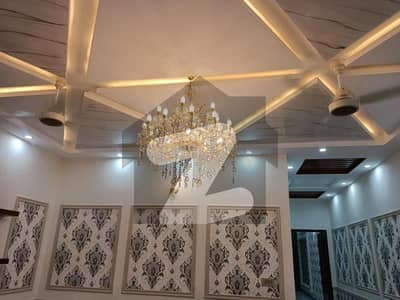 شاداب گارڈن لاہور میں 6 کمروں کا 5 مرلہ مکان 2.0 کروڑ میں برائے فروخت۔