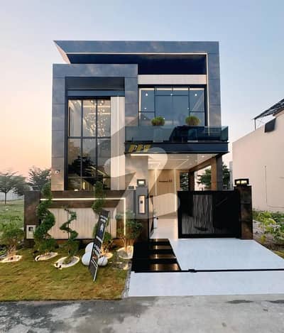 ڈی ایچ اے 9 ٹاؤن ڈیفنس (ڈی ایچ اے),لاہور میں 3 کمروں کا 5 مرلہ مکان 2.02 کروڑ میں برائے فروخت۔