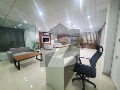 ڈی گراؤنڈ فیصل آباد میں 5 مرلہ دفتر 90.0 ہزار میں کرایہ پر دستیاب ہے۔