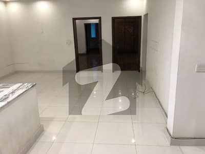 ماڈل ٹاؤن لاہور میں 4 کمروں کا 1 کنال مکان 3.0 لاکھ میں کرایہ پر دستیاب ہے۔ ماڈل ٹاؤن لاہور میں 4 کمروں کا 1 کنال مکان 3.0 لاکھ میں کرایہ پر دستیاب ہے۔