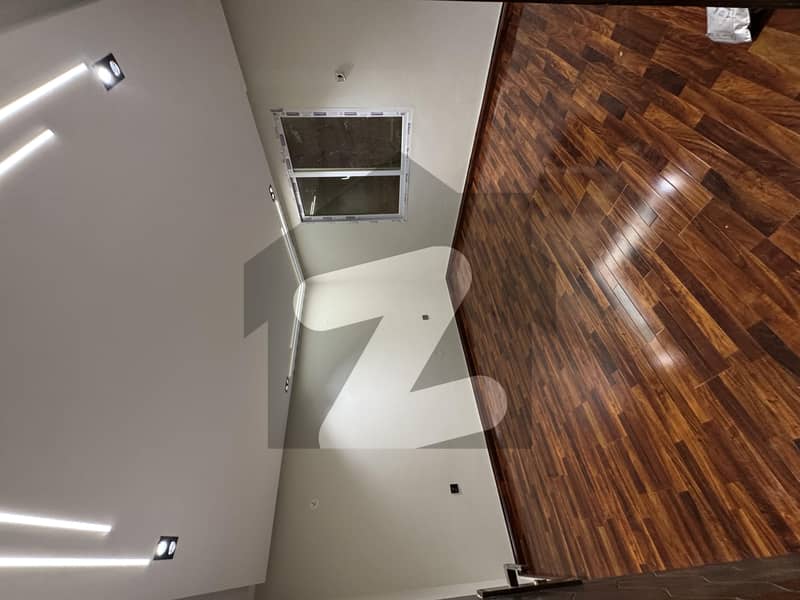 Beautiful Brand New 3 Bed Drawing Lounge