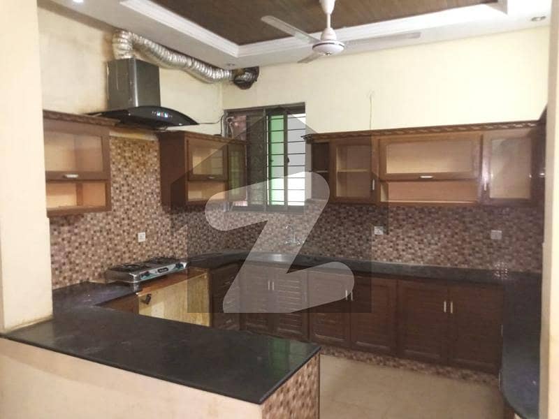 ای ۔ 11 اسلام آباد میں 4 کمروں کا 11 مرلہ مکان 1.65 لاکھ میں کرایہ پر دستیاب ہے۔