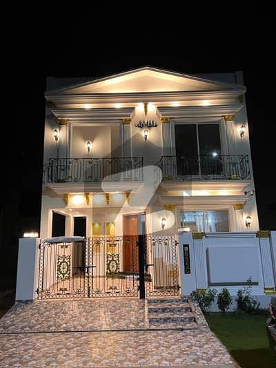 ڈی ایچ اے 9 ٹاؤن ڈیفنس (ڈی ایچ اے),لاہور میں 3 کمروں کا 5 مرلہ مکان 2.05 کروڑ میں برائے فروخت۔ ڈی ایچ اے 9 ٹاؤن ڈیفنس (ڈی ایچ اے),لاہور میں 3 کمروں کا 5 مرلہ مکان 2.05 کروڑ میں برائے فروخت۔