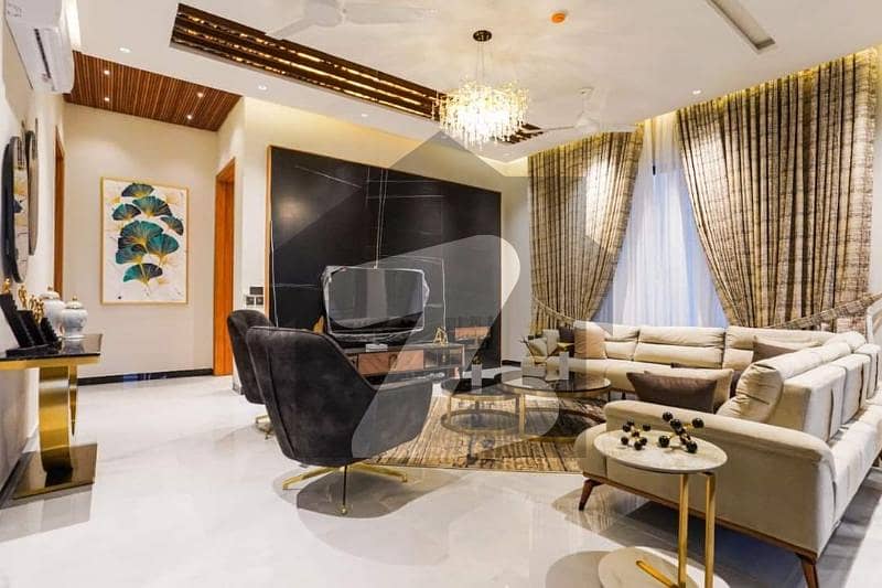 Modern and Fully Renovated House with Gym