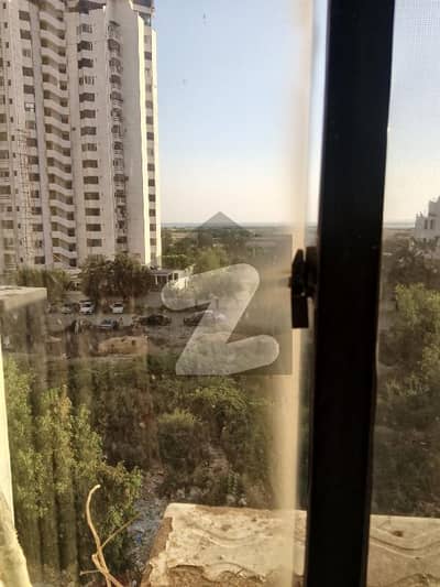 کلفٹن ۔ بلاک 2 کلفٹن,کراچی میں 3 کمروں کا 8 مرلہ فلیٹ 4.6 کروڑ میں برائے فروخت۔