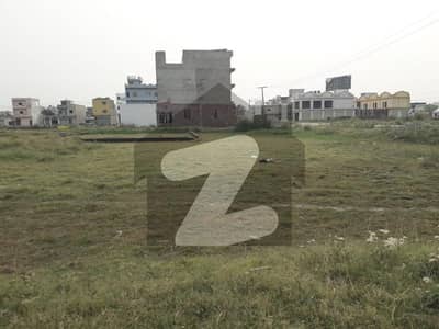 ماڈل ٹاؤن کوآپریٹو ہاؤسنگ سوسائٹی سیالکوٹ میں 1 کنال رہائشی پلاٹ 70.0 لاکھ میں برائے فروخت۔ ماڈل ٹاؤن کوآپریٹو ہاؤسنگ سوسائٹی سیالکوٹ میں 1 کنال رہائشی پلاٹ 70.0 لاکھ میں برائے فروخت۔