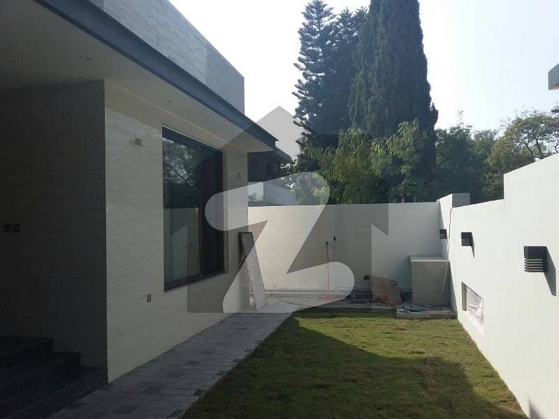 Prime Location Demolishable House Is For SALE