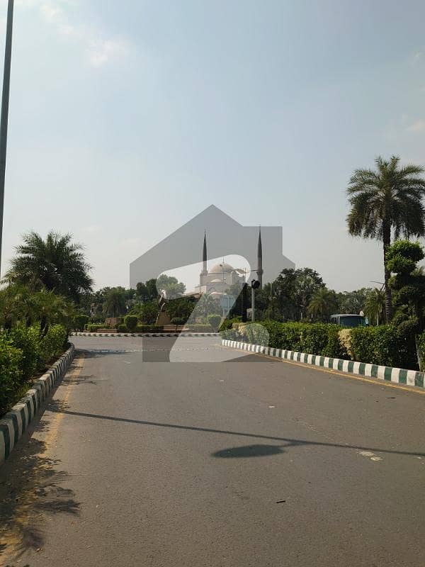 سکھ چین گارڈنز ۔ بلاک ای سکھ چین گارڈنز,لاہور میں 1 کنال رہائشی پلاٹ 3.35 کروڑ میں برائے فروخت۔