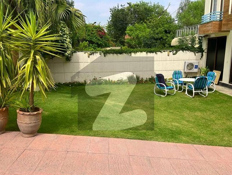 ایف ۔ 7 اسلام آباد میں 5 کمروں کا 1 کنال مکان 45.5 کروڑ میں برائے فروخت۔