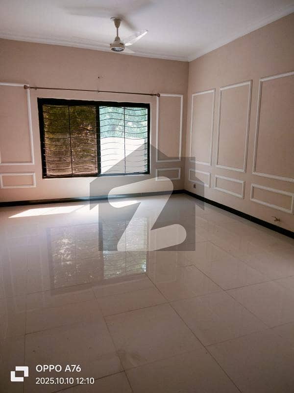 آئی ۔ 8 اسلام آباد میں 3 کمروں کا 12 مرلہ بالائی پورشن 1.5 لاکھ میں کرایہ پر دستیاب ہے۔