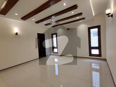 ڈی ایچ اے فیز 8 ڈی ایچ اے ڈیفینس,کراچی میں 5 کمروں کا 1 کنال مکان 6.45 لاکھ میں کرایہ پر دستیاب ہے۔ ڈی ایچ اے فیز 8 ڈی ایچ اے ڈیفینس,کراچی میں 5 کمروں کا 1 کنال مکان 6.45 لاکھ میں کرایہ پر دستیاب ہے۔