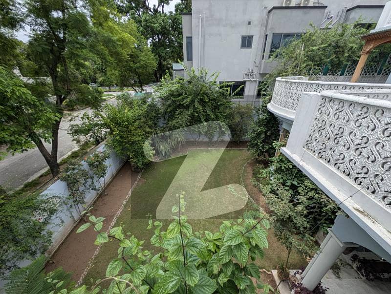 CDA Transfer Good Livable House is for SALE in F-7