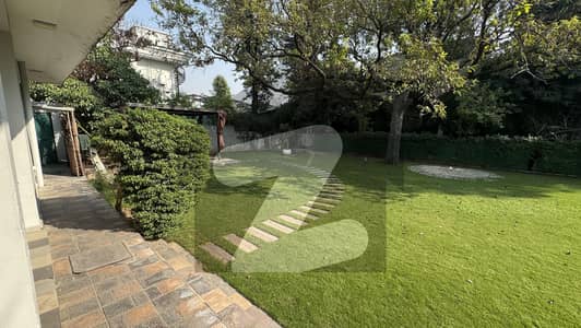 ایف ۔ 7 اسلام آباد میں 6 کمروں کا 5 کنال مکان 12.0 لاکھ میں کرایہ پر دستیاب ہے۔