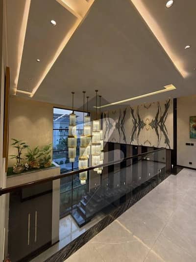 ڈی ایچ اے فیز 7 ڈیفنس (ڈی ایچ اے),لاہور میں 5 کمروں کا 1 کنال مکان 7.8 کروڑ میں برائے فروخت۔