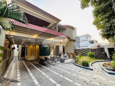 1 Kanal House Available For Sale At Very Prime Location