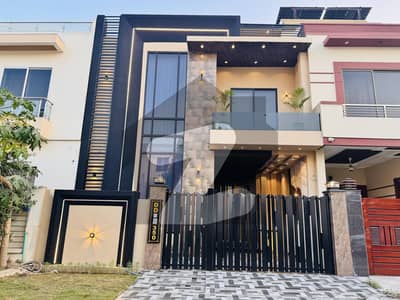 Your Dream Prime Location 5 Marla Semi Furnished House Is Available In Citi Housing Society