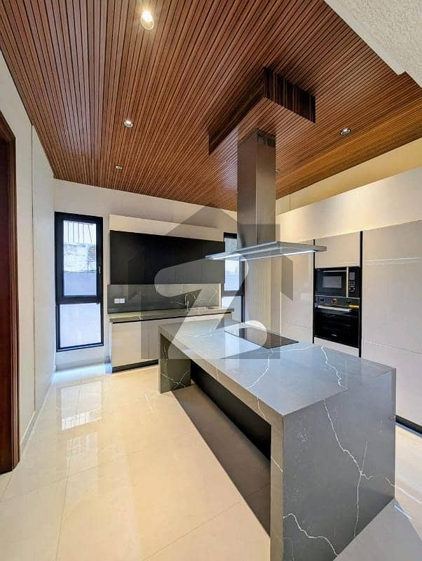 کلفٹن کراچی میں 3 کمروں کا 10 مرلہ فلیٹ 2.0 لاکھ میں کرایہ پر دستیاب ہے۔