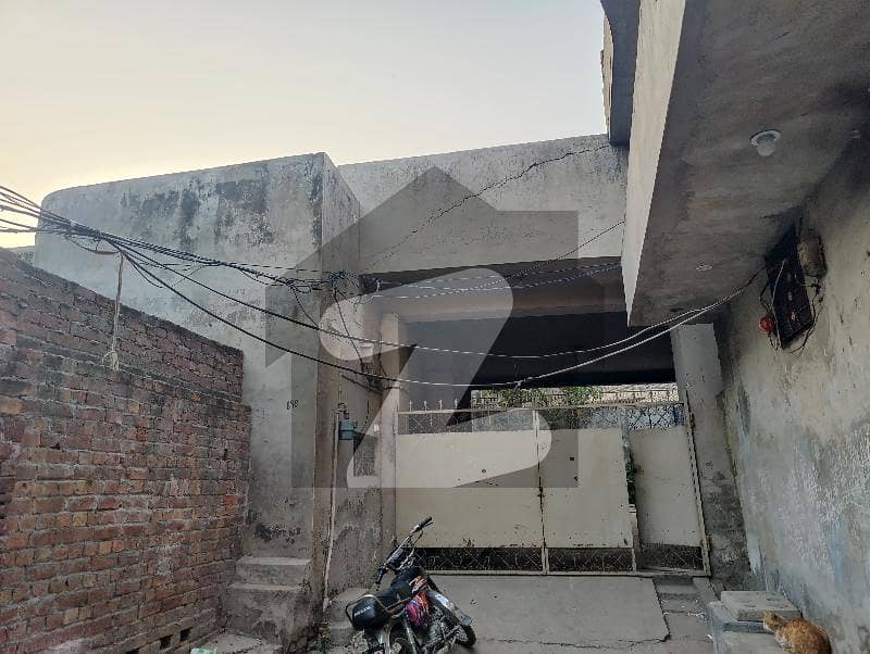 چاہ میراں لاہور میں 10 کمروں کا 17 مرلہ مکان 5.7 کروڑ میں برائے فروخت۔