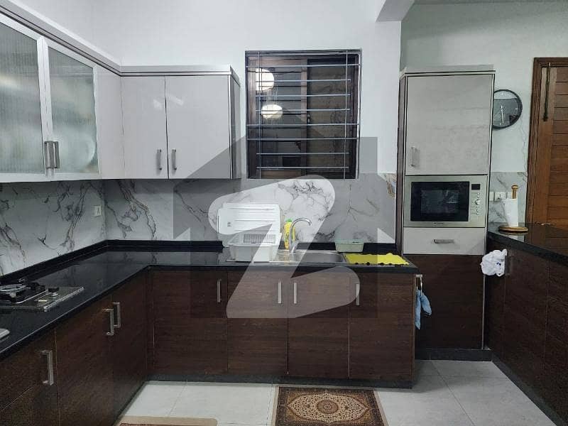 ڈی ایچ اے فیز 8 ڈی ایچ اے ڈیفینس,کراچی میں 6 کمروں کا 1 کنال مکان 13.0 کروڑ میں برائے فروخت۔