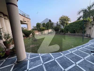 ڈی ایچ اے فیز 5 - بلاک ڈی فیز 5,ڈیفنس (ڈی ایچ اے),لاہور میں 7 کمروں کا 1 کنال مکان 13.0 کروڑ میں برائے فروخت۔