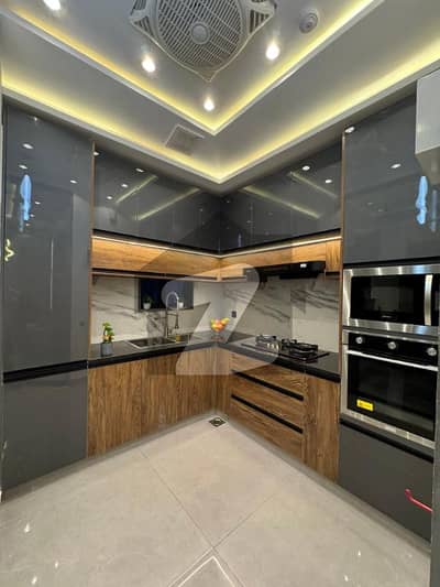 بحریہ ٹاؤن فیز 8 بحریہ ٹاؤن راولپنڈی,راولپنڈی میں 3 کمروں کا 5 مرلہ مکان 2.1 کروڑ میں برائے فروخت۔ بحریہ ٹاؤن فیز 8 بحریہ ٹاؤن راولپنڈی,راولپنڈی میں 3 کمروں کا 5 مرلہ مکان 2.1 کروڑ میں برائے فروخت۔