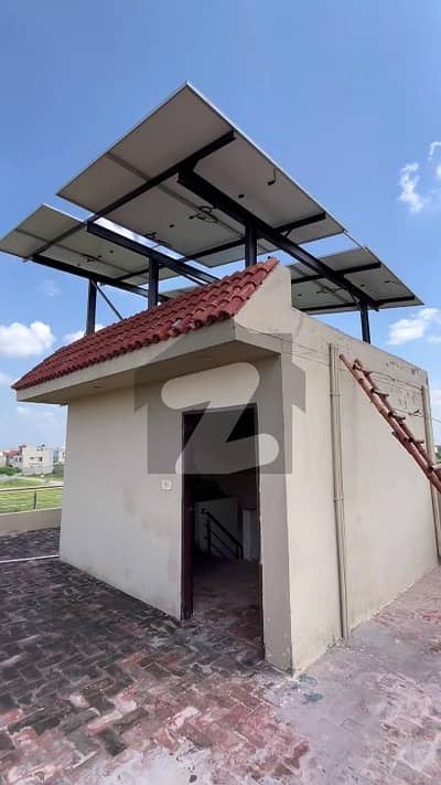 ہائی کورٹ سوسائٹی لاہور میں 3 کمروں کا 4 مرلہ مکان 1.2 کروڑ میں برائے فروخت۔